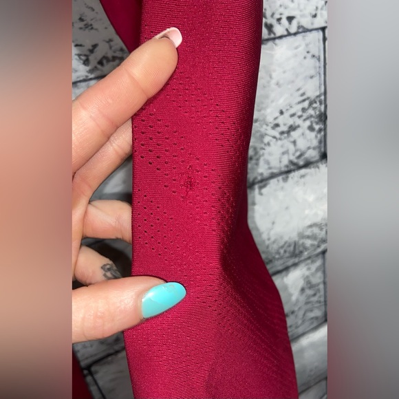 Nike Dri-Fit Crop Epic Cool Raspberry Red Small Drawstring Ventilation Holes - Picture 5 of 8